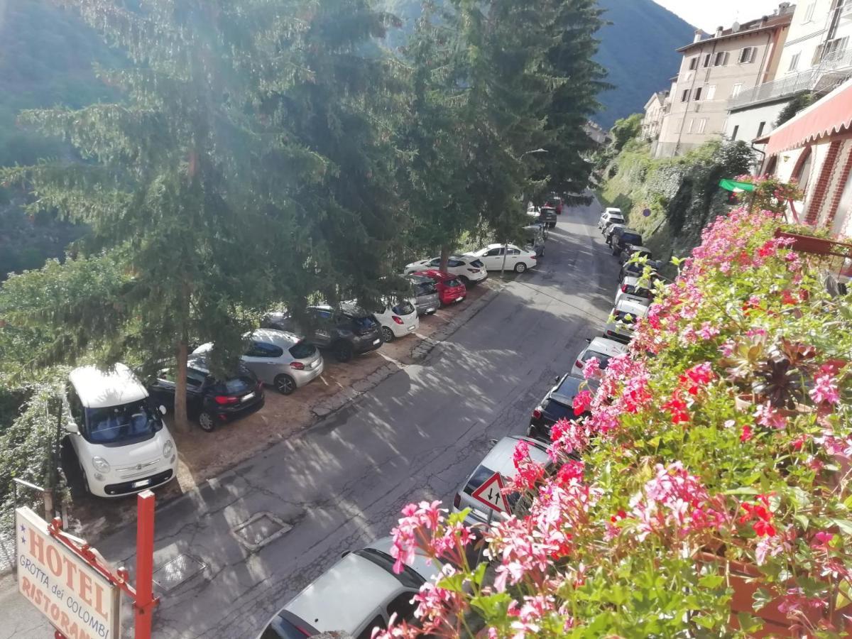 Grotta Dei Colombi Hotel Scanno Kültér fotó