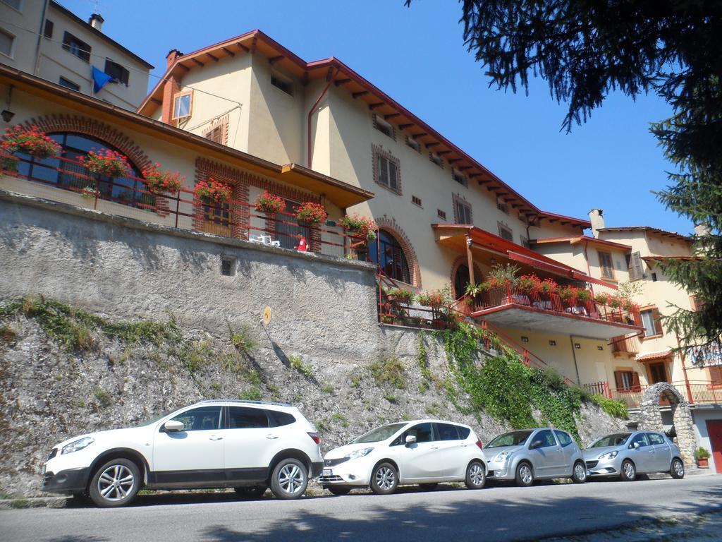 Grotta Dei Colombi Hotel Scanno Kültér fotó